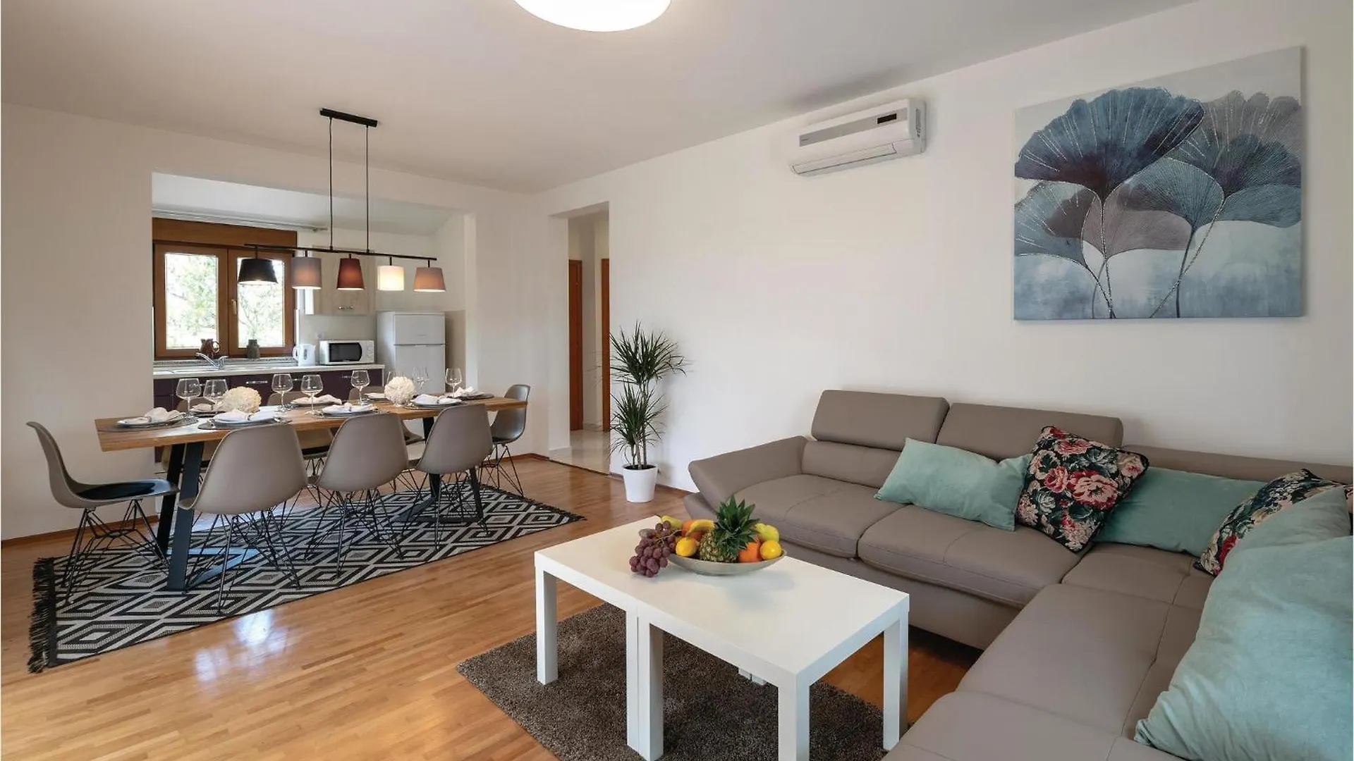 Cozy Home In Krvavici With Jacuzzi Sarići Semesterbostad