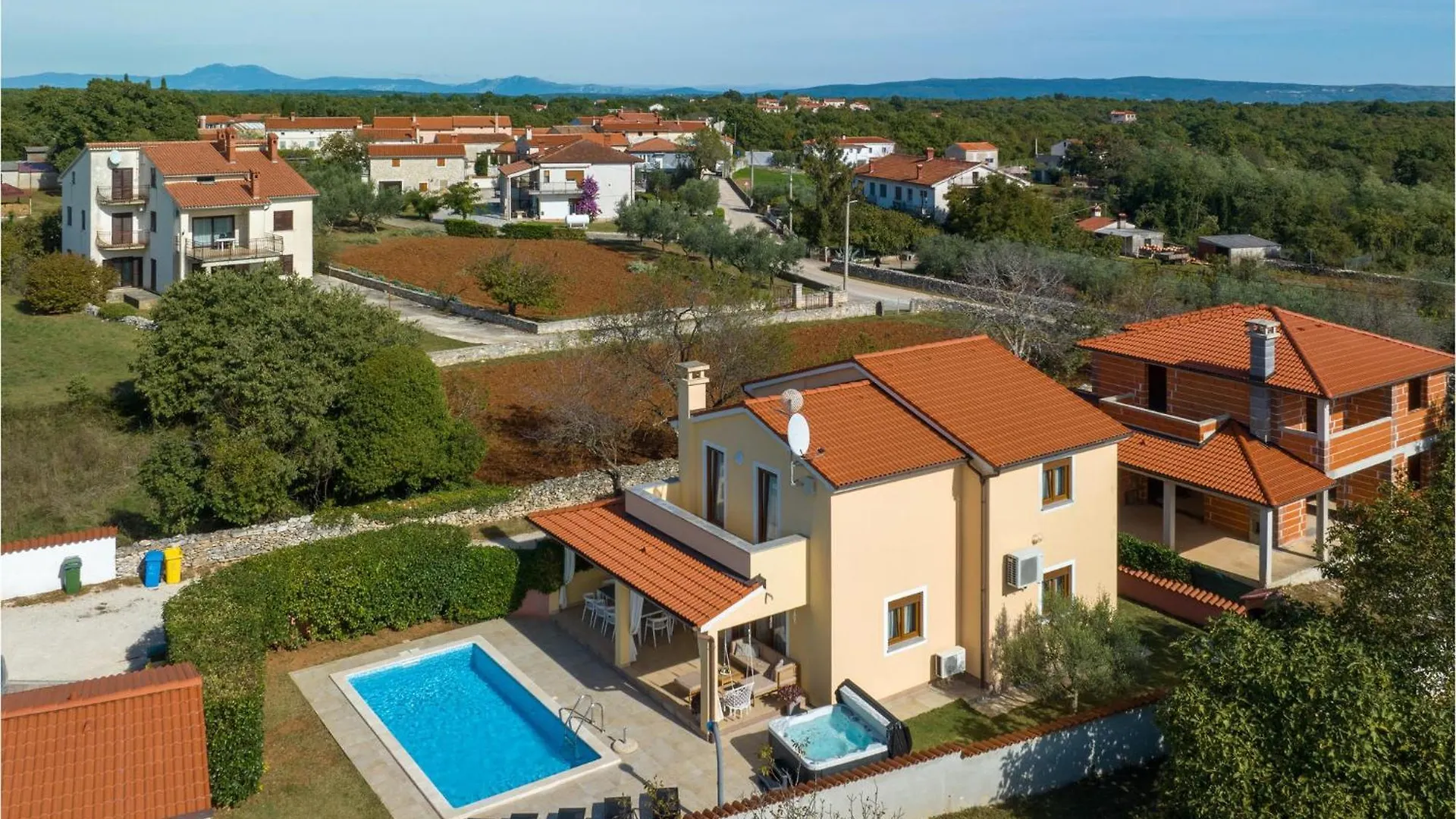 Cozy Home In Krvavici With Jacuzzi Sarići Kroatien